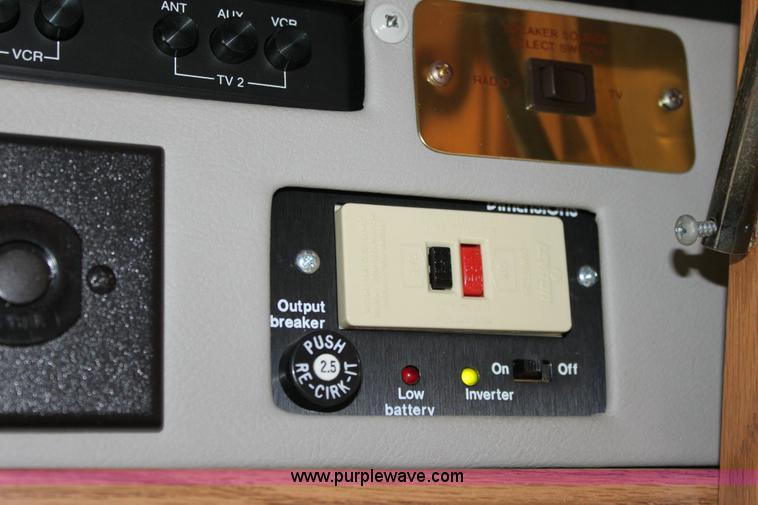 image for item 6228 1999 Winnebago Itasca Sunflyer motorhome