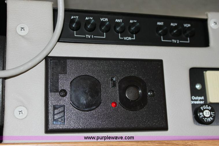 image for item 6228 1999 Winnebago Itasca Sunflyer motorhome