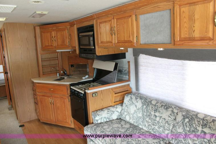 image for item 6228 1999 Winnebago Itasca Sunflyer motorhome