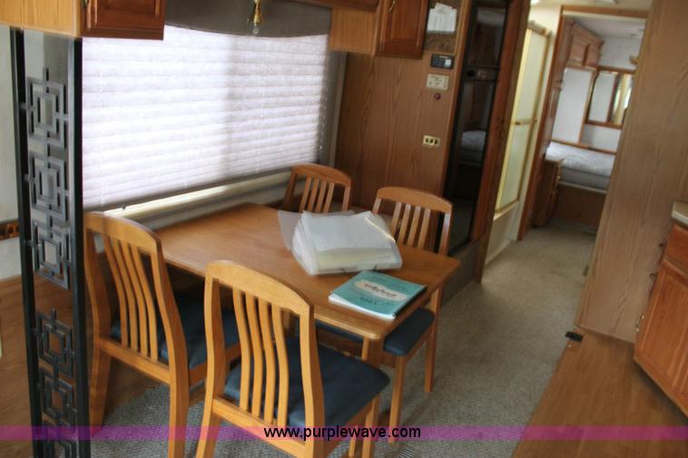 image for item 6228 1999 Winnebago Itasca Sunflyer motorhome