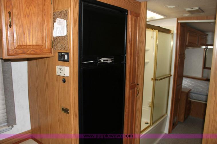 image for item 6228 1999 Winnebago Itasca Sunflyer motorhome