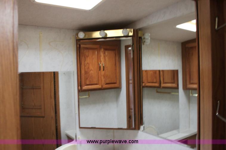 image for item 6228 1999 Winnebago Itasca Sunflyer motorhome