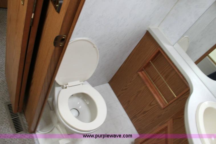 image for item 6228 1999 Winnebago Itasca Sunflyer motorhome