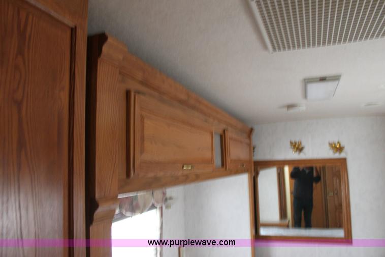 image for item 6228 1999 Winnebago Itasca Sunflyer motorhome