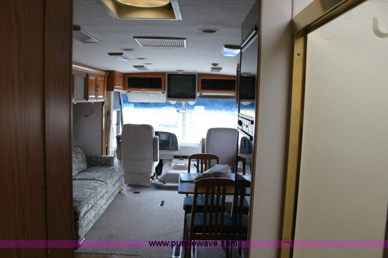 image for item 6228 1999 Winnebago Itasca Sunflyer motorhome