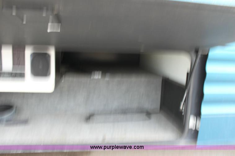 image for item 6228 1999 Winnebago Itasca Sunflyer motorhome