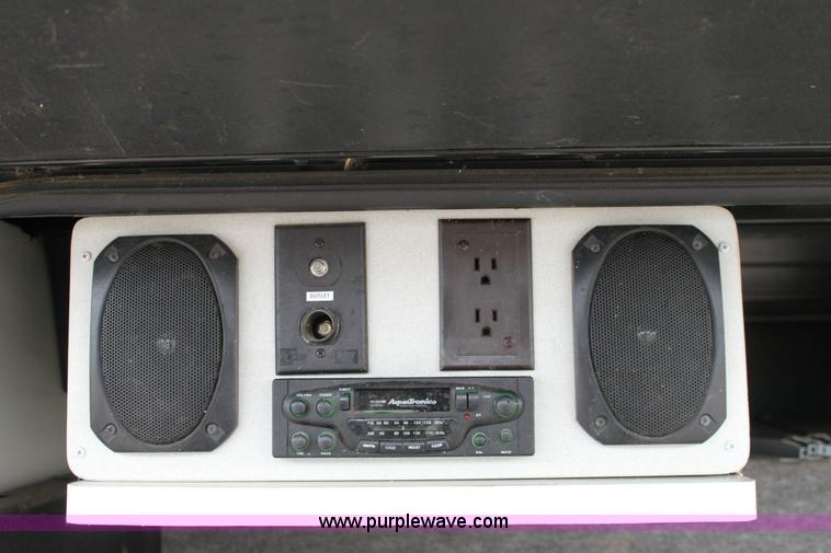 image for item 6228 1999 Winnebago Itasca Sunflyer motorhome