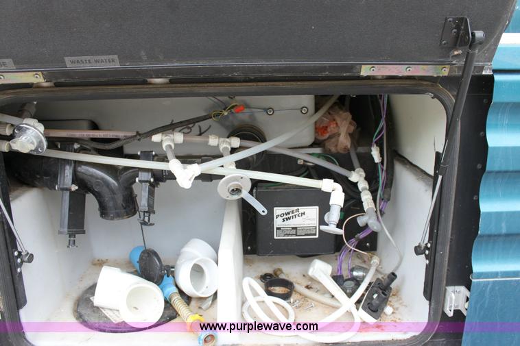 image for item 6228 1999 Winnebago Itasca Sunflyer motorhome