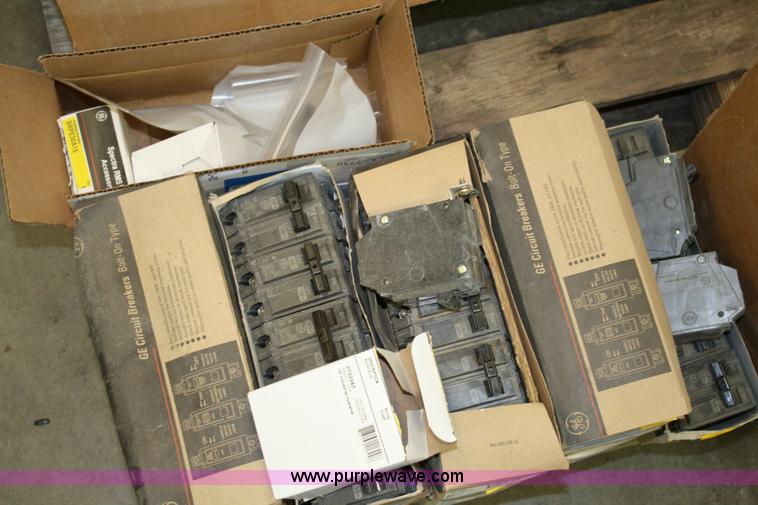 image for item 6463 Pallet of assorted electrical supplies