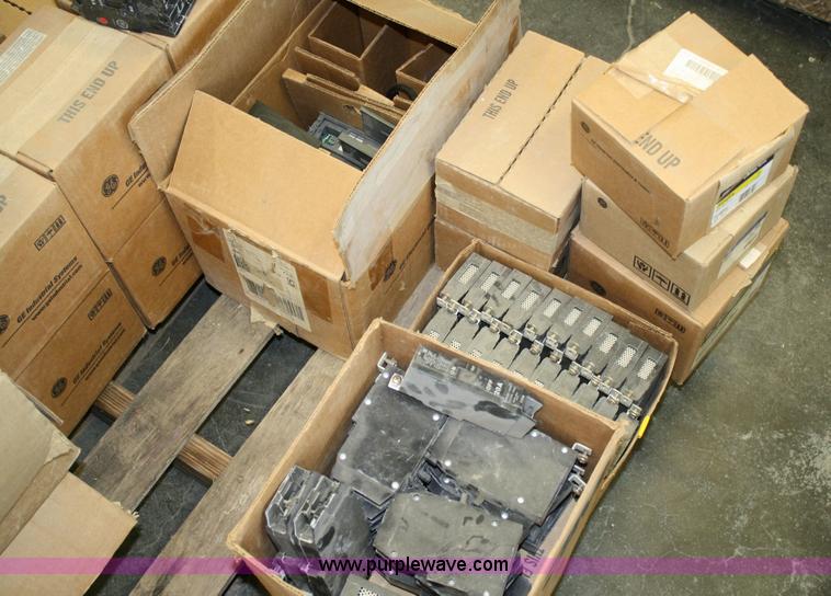 image for item 6463 Pallet of assorted electrical supplies