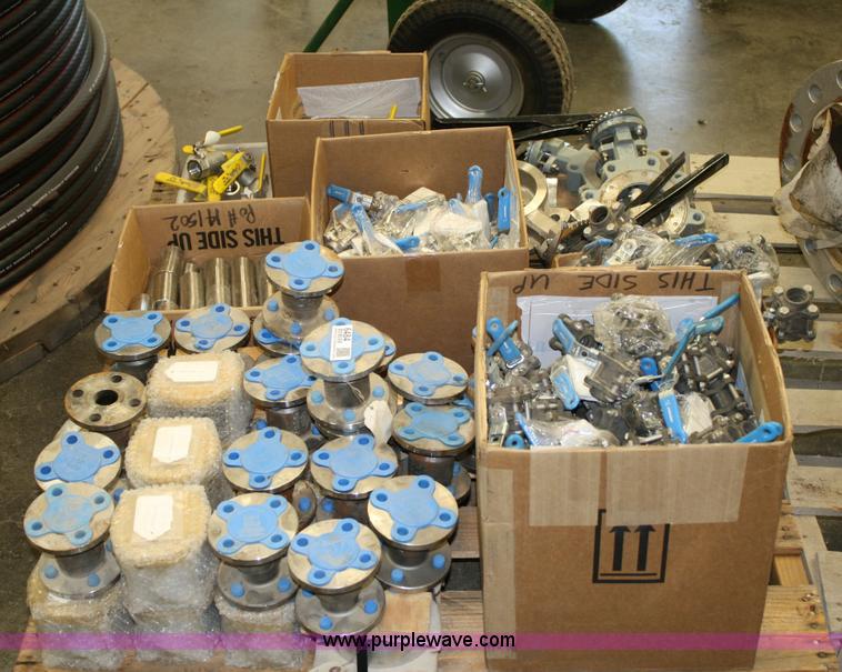 image for item 6484 Pallet of assorted valves