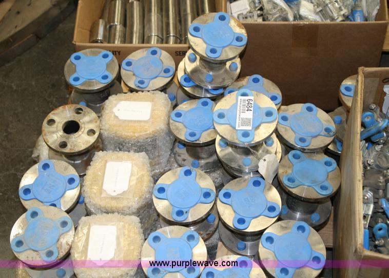 image for item 6484 Pallet of assorted valves