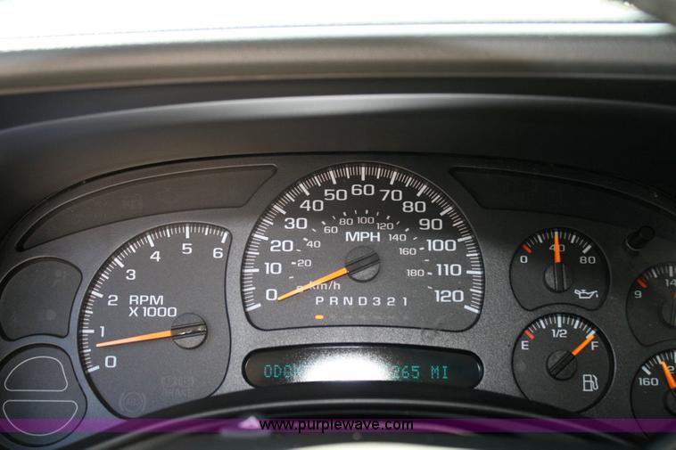 image for item 6519 2006 Chevrolet C1500 Silverado pickup truck