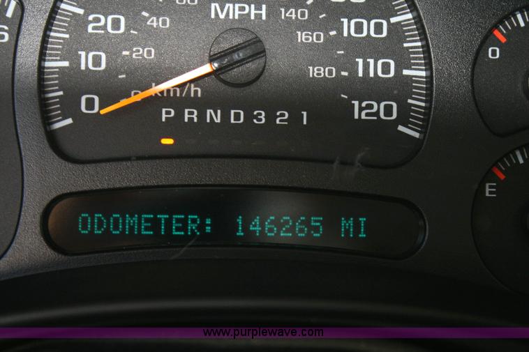 image for item 6519 2006 Chevrolet C1500 Silverado pickup truck