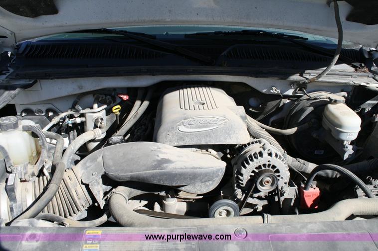 image for item 6519 2006 Chevrolet C1500 Silverado pickup truck