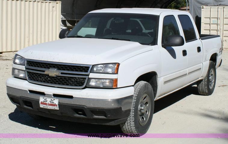 image for item 6520 2006 Chevrolet K1500 Silverado pickup truck