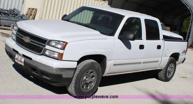 image for item 6520 2006 Chevrolet K1500 Silverado pickup truck