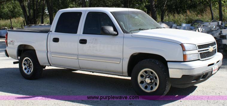 image for item 6520 2006 Chevrolet K1500 Silverado pickup truck
