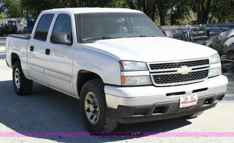 image for item 6520 2006 Chevrolet K1500 Silverado pickup truck