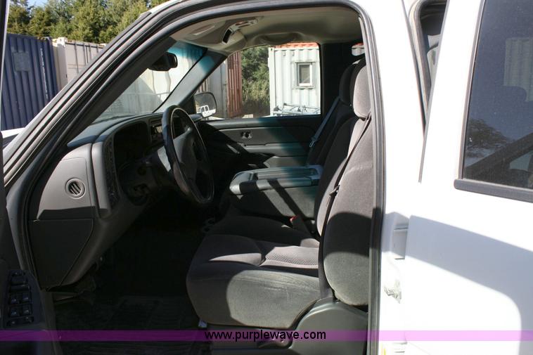 image for item 6520 2006 Chevrolet K1500 Silverado pickup truck