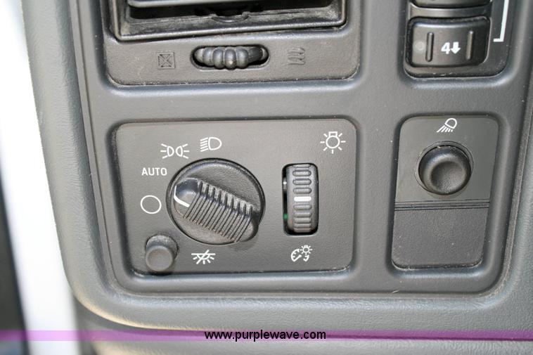 image for item 6520 2006 Chevrolet K1500 Silverado pickup truck