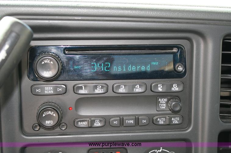 image for item 6521 2006 Chevrolet C1500 Silverado pickup truck