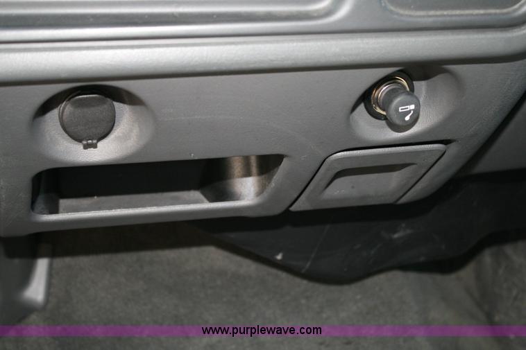 image for item 6521 2006 Chevrolet C1500 Silverado pickup truck