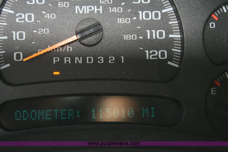 image for item 6521 2006 Chevrolet C1500 Silverado pickup truck