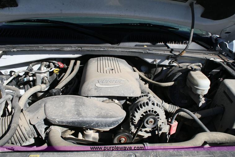 image for item 6521 2006 Chevrolet C1500 Silverado pickup truck