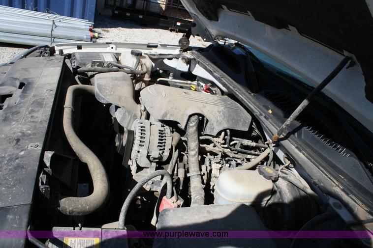 image for item 6521 2006 Chevrolet C1500 Silverado pickup truck