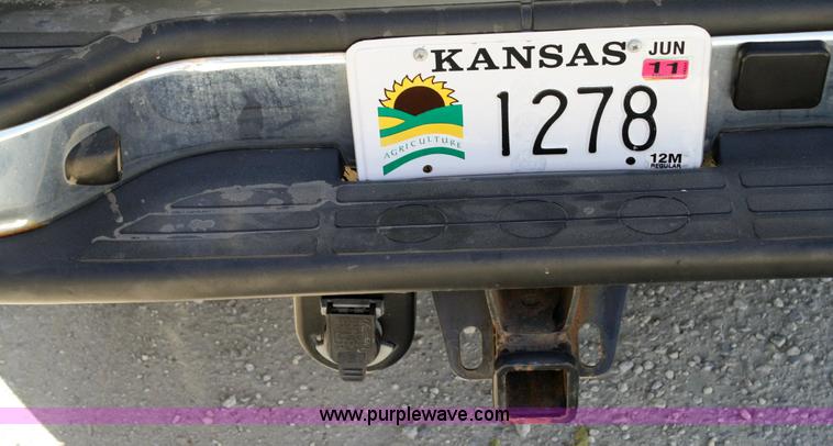 image for item 6521 2006 Chevrolet C1500 Silverado pickup truck