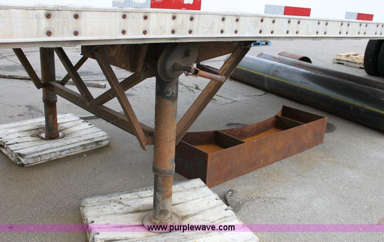 image for item 6533 1993 Wabash FRP-96 48' van trailer