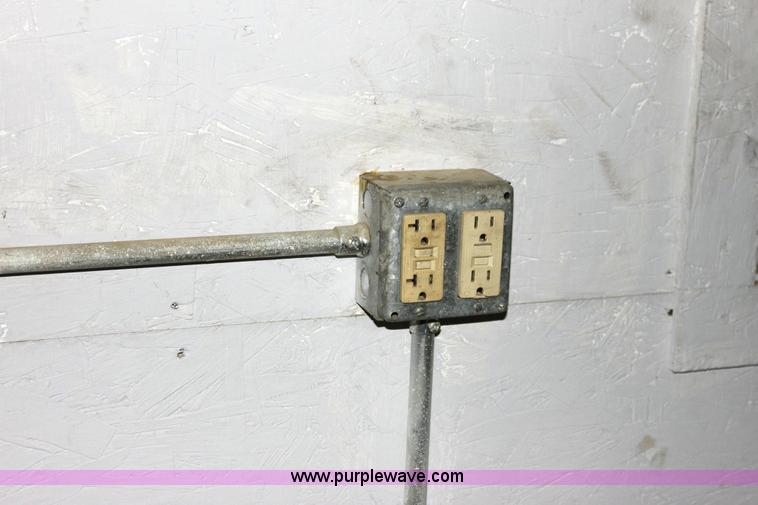 image for item 6553 1981 40' storage container