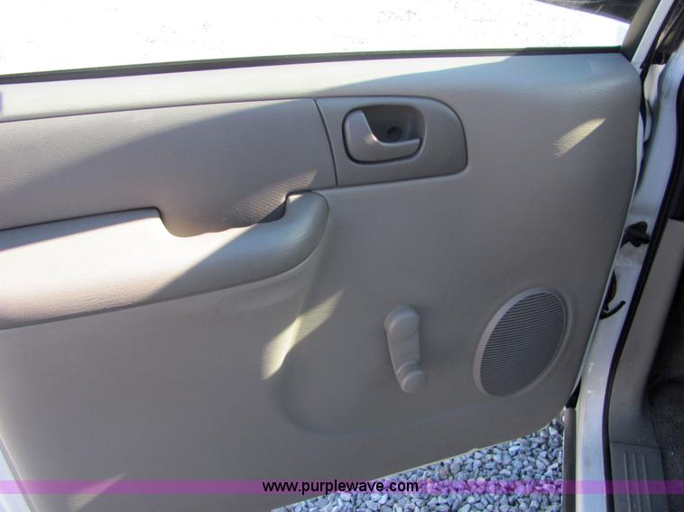 image for item 6644 2002 Dodge Caravan