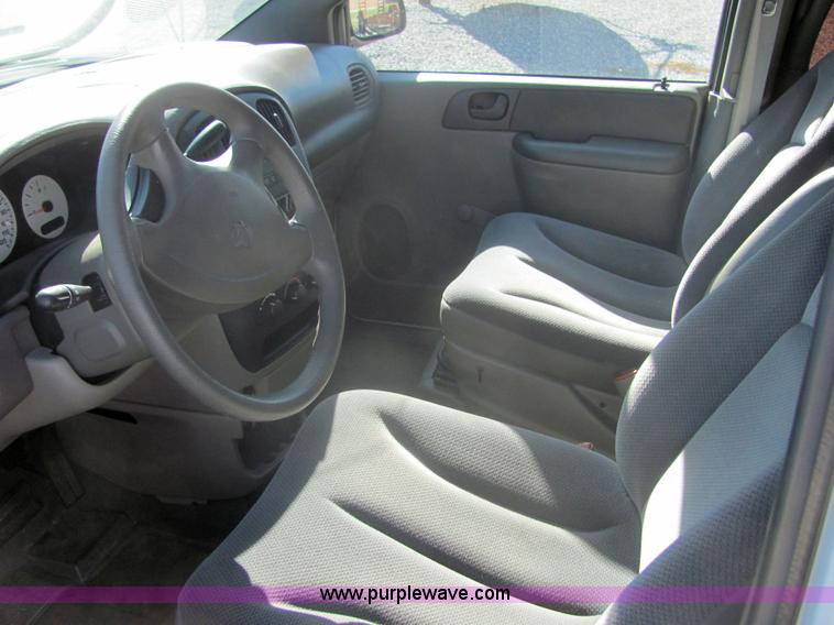image for item 6644 2002 Dodge Caravan
