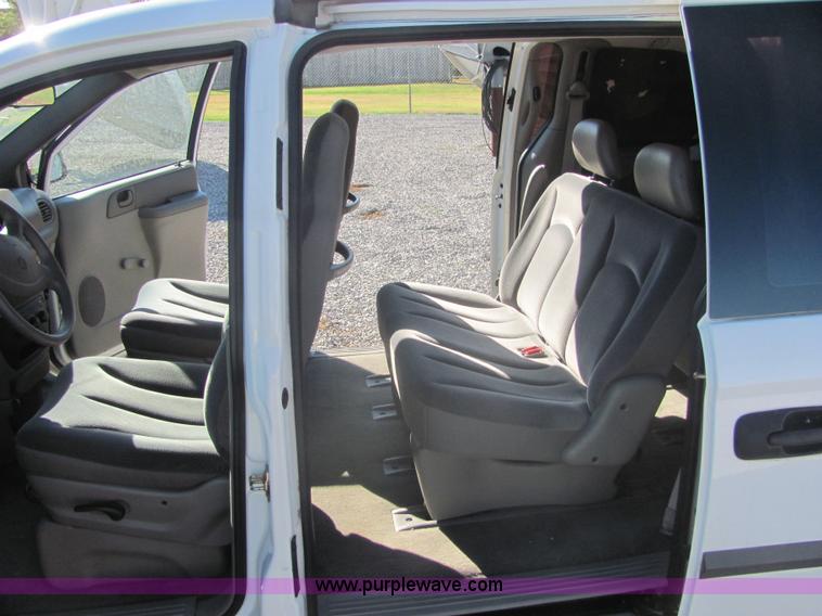 image for item 6644 2002 Dodge Caravan