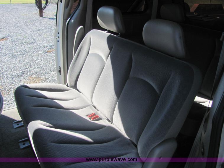 image for item 6644 2002 Dodge Caravan