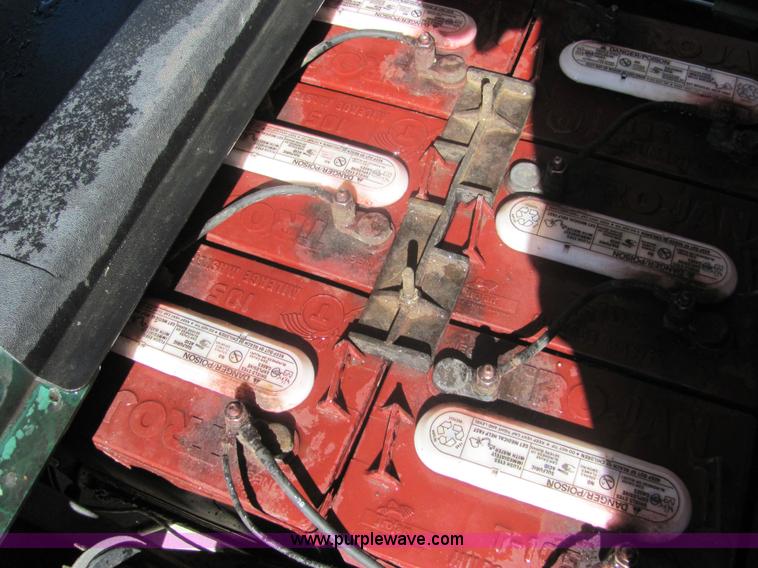 image for item 6671 2002 Ez-go electric golf cart