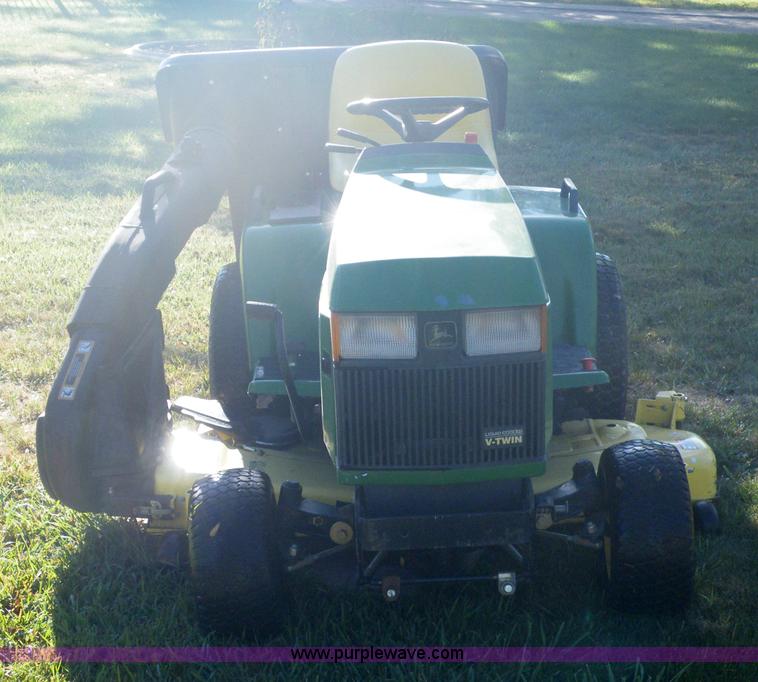 image for item 7303 John Deere 425 lawn tractor
