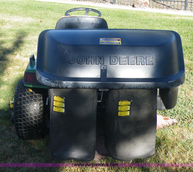 image for item 7303 John Deere 425 lawn tractor