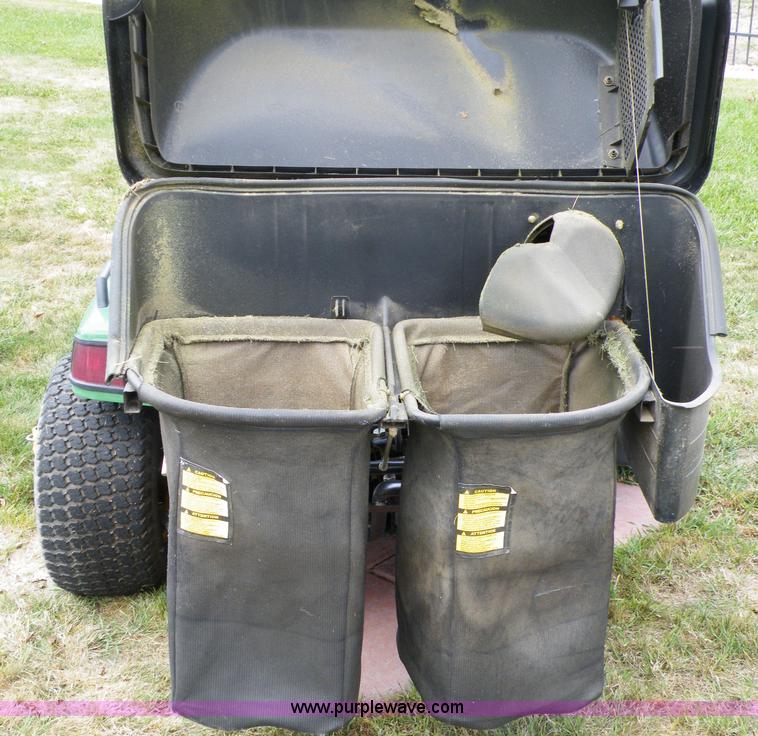 image for item 7303 John Deere 425 lawn tractor