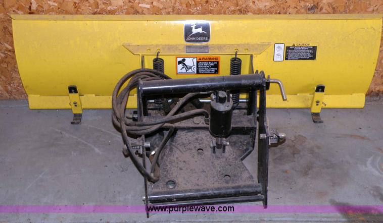 image for item 7303 John Deere 425 lawn tractor