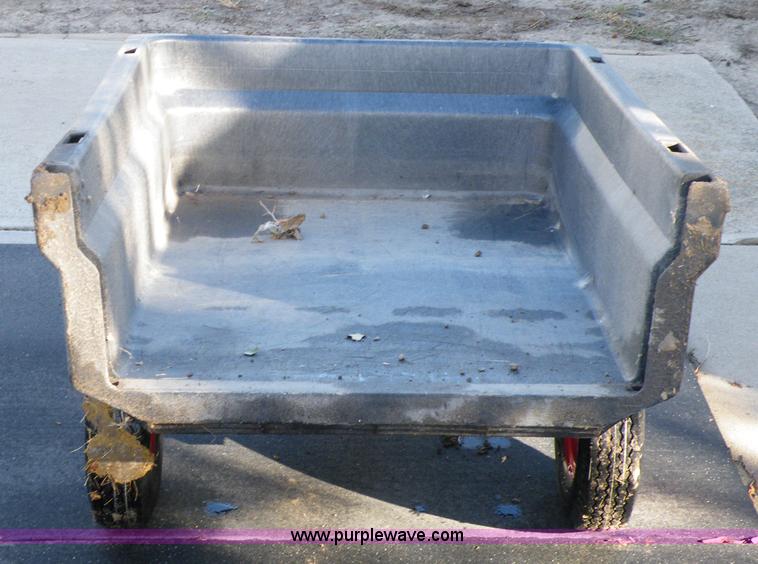 image for item 7303 John Deere 425 lawn tractor