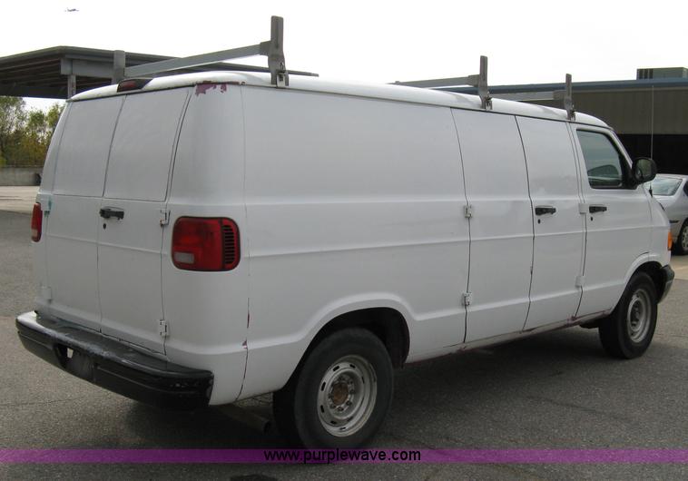 image for item 8049 1999 Dodge Ram Van B2500