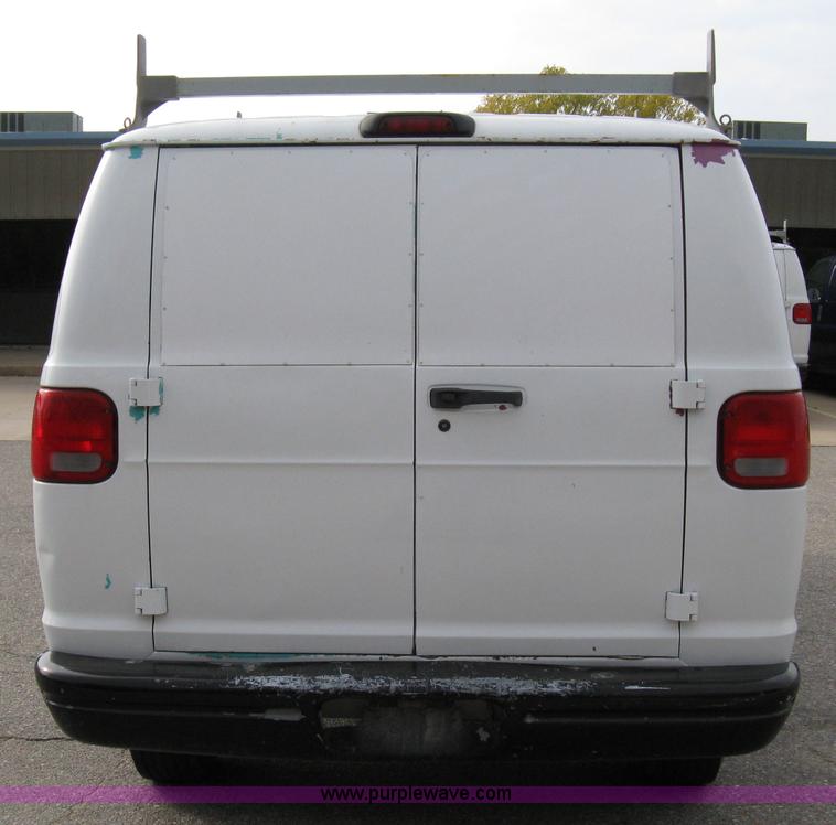 image for item 8049 1999 Dodge Ram Van B2500