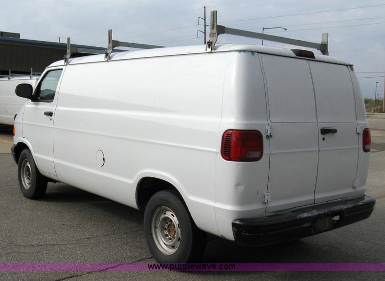 image for item 8049 1999 Dodge Ram Van B2500