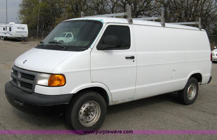 image for item 8049 1999 Dodge Ram Van B2500