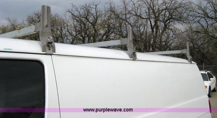 image for item 8049 1999 Dodge Ram Van B2500