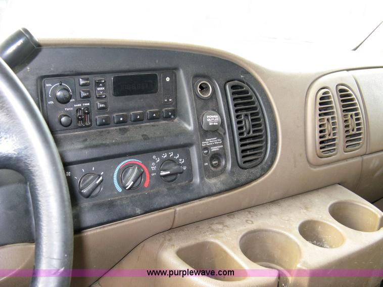 image for item 8049 1999 Dodge Ram Van B2500