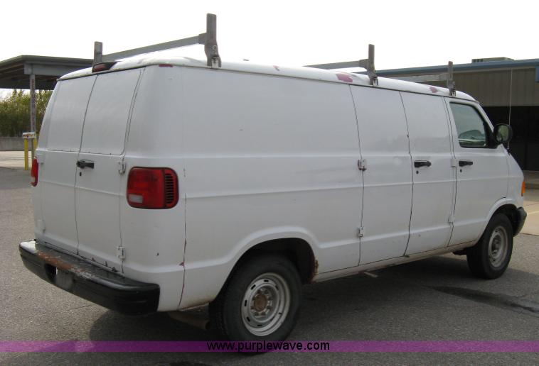 image for item 8050 1999 Dodge Ram Van B2500